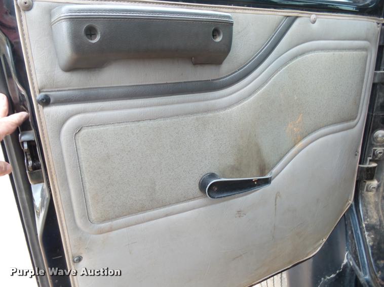 image for item K1045 1996 International 4700 box truck