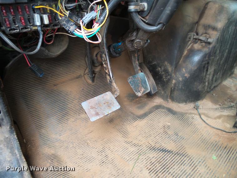 image for item K1045 1996 International 4700 box truck