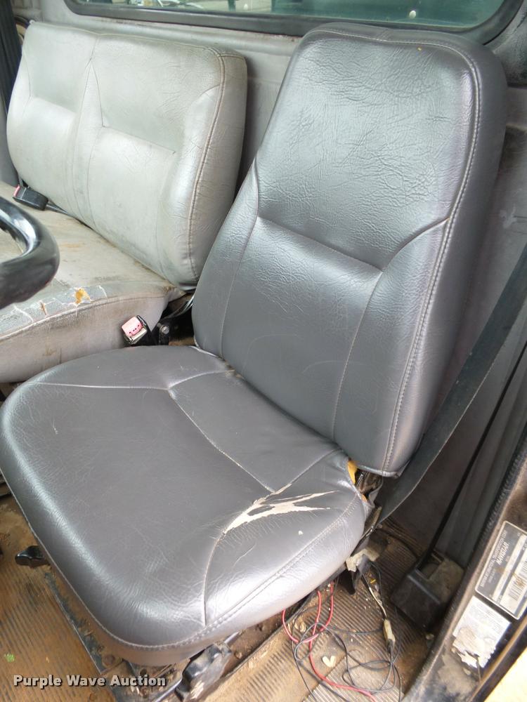 image for item K1045 1996 International 4700 box truck