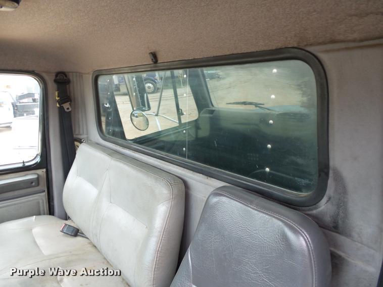 image for item K1045 1996 International 4700 box truck