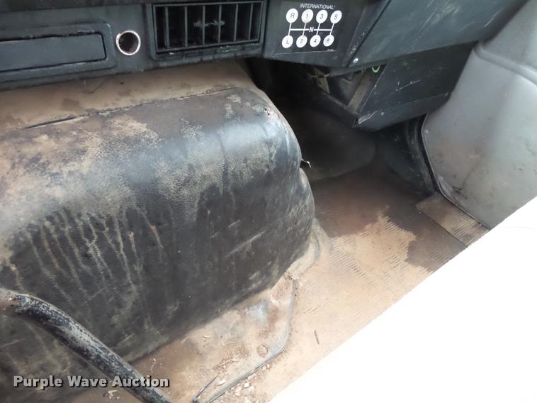 image for item K1045 1996 International 4700 box truck