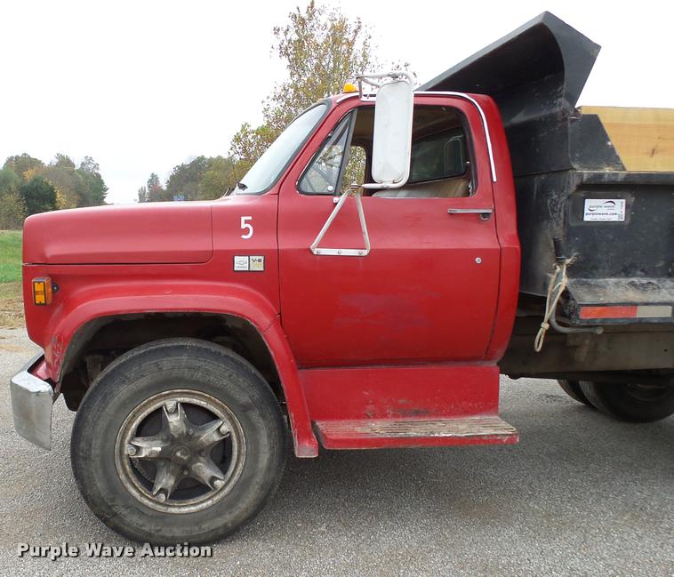 image for item K1049 1982 Chevrolet C70 dump truck