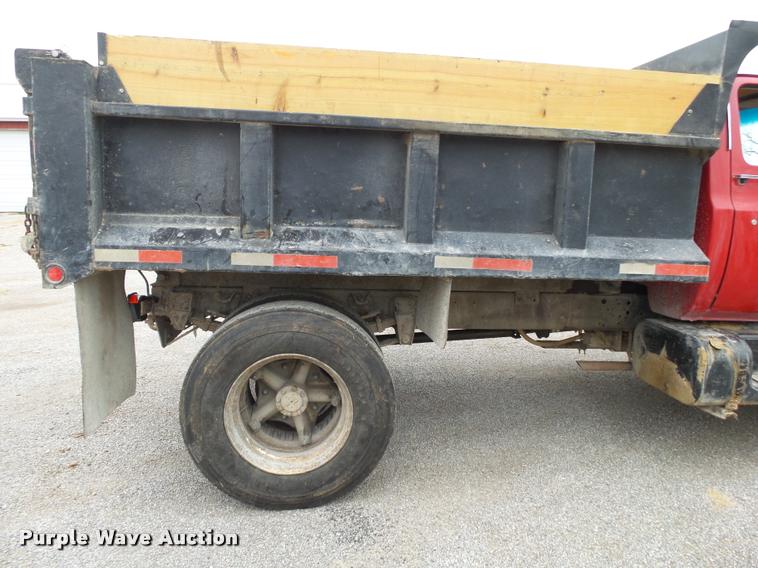 image for item K1049 1982 Chevrolet C70 dump truck