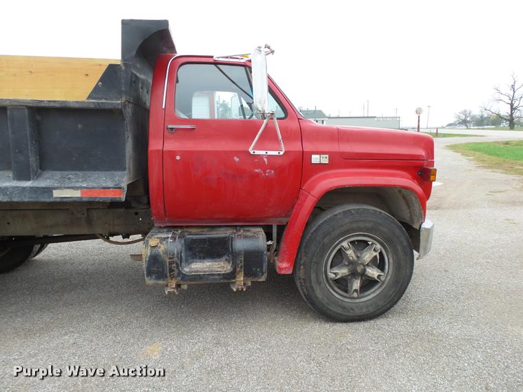 image for item K1049 1982 Chevrolet C70 dump truck