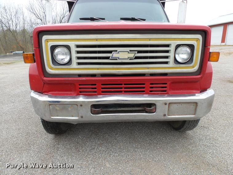 image for item K1049 1982 Chevrolet C70 dump truck