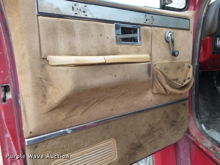 image for item K1049 1982 Chevrolet C70 dump truck