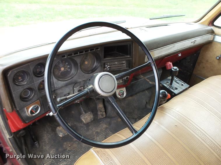 image for item K1049 1982 Chevrolet C70 dump truck