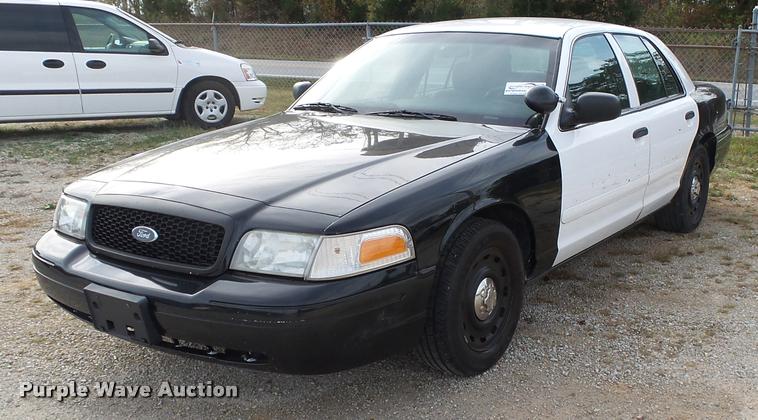 image for item K1052 2005 Ford Crown Victoria Police Interceptor