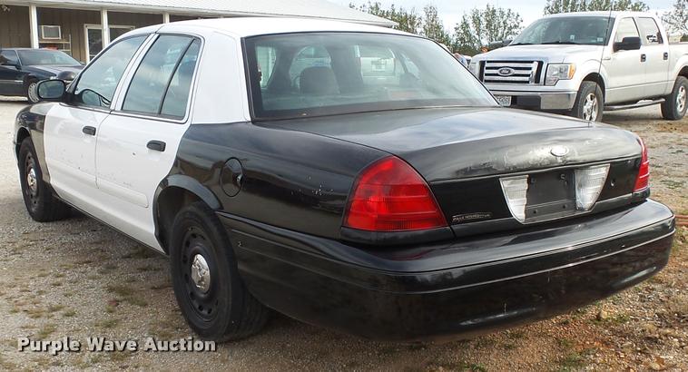 image for item K1052 2005 Ford Crown Victoria Police Interceptor