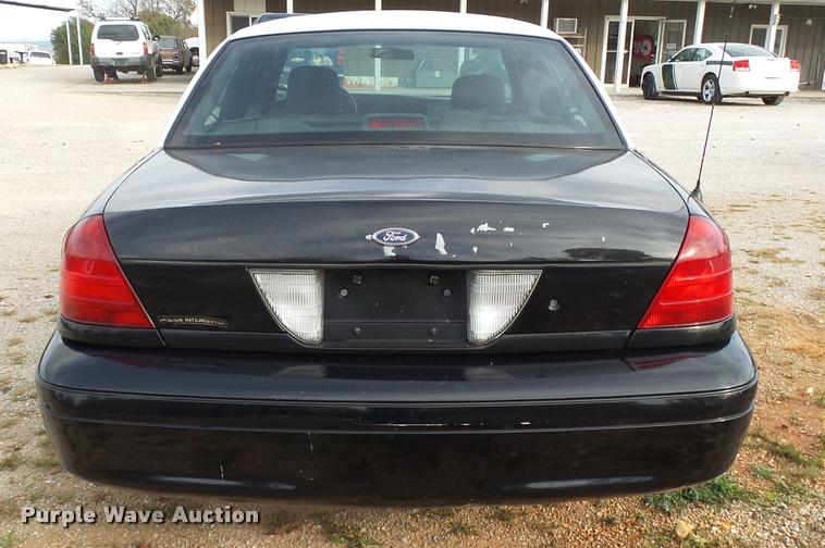 image for item K1052 2005 Ford Crown Victoria Police Interceptor