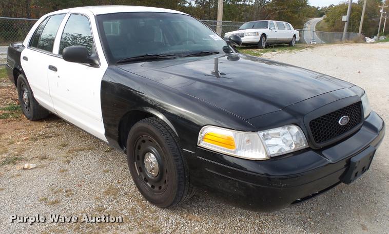 image for item K1052 2005 Ford Crown Victoria Police Interceptor