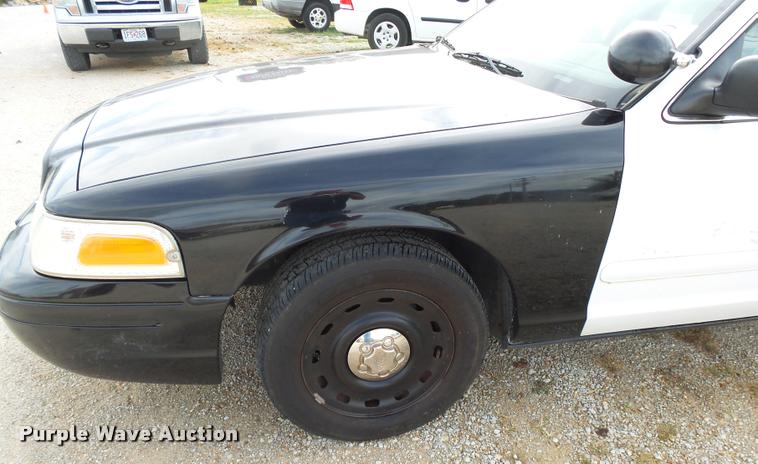 image for item K1052 2005 Ford Crown Victoria Police Interceptor