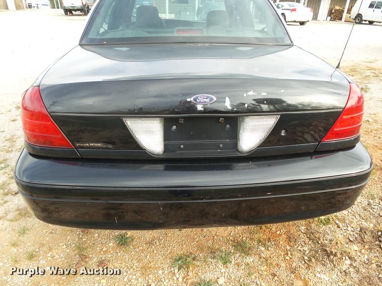 image for item K1052 2005 Ford Crown Victoria Police Interceptor