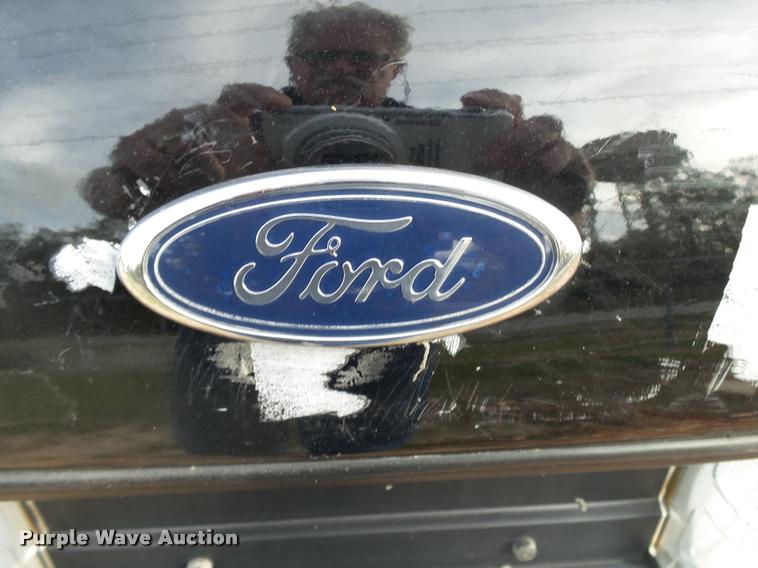 image for item K1052 2005 Ford Crown Victoria Police Interceptor