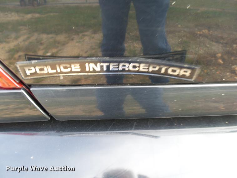 image for item K1052 2005 Ford Crown Victoria Police Interceptor