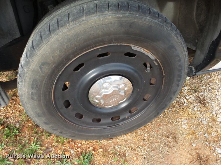 image for item K1052 2005 Ford Crown Victoria Police Interceptor