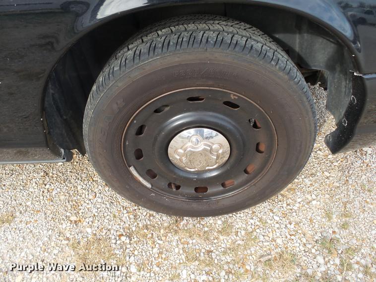 image for item K1052 2005 Ford Crown Victoria Police Interceptor