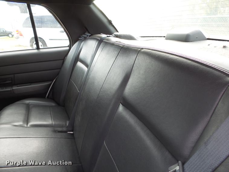 image for item K1052 2005 Ford Crown Victoria Police Interceptor