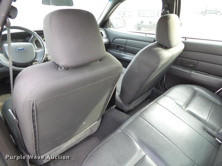 image for item K1052 2005 Ford Crown Victoria Police Interceptor