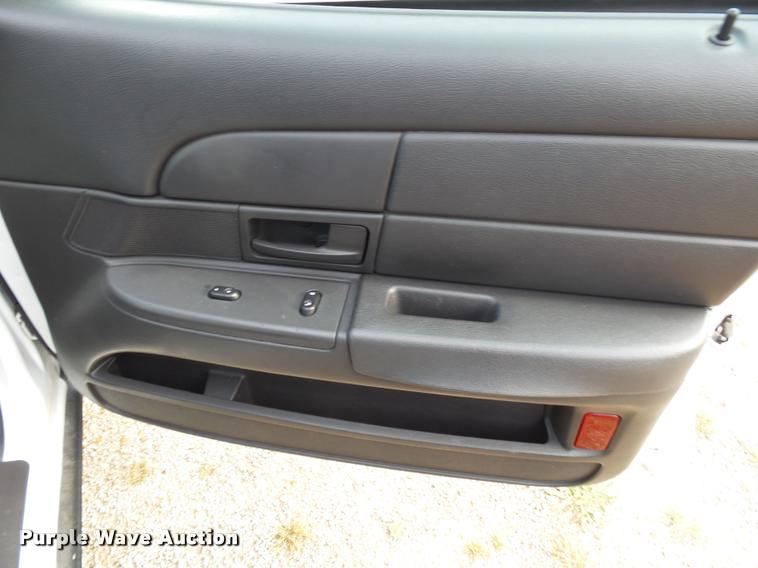 image for item K1052 2005 Ford Crown Victoria Police Interceptor