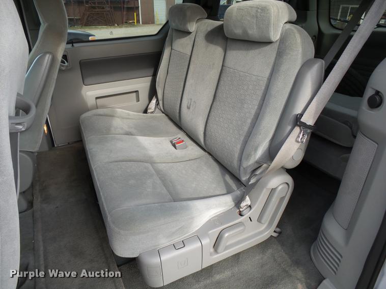 image for item K1053 2006 Ford Freestar SE van