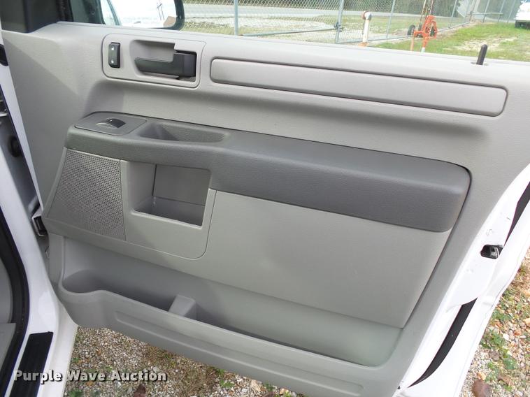 image for item K1053 2006 Ford Freestar SE van