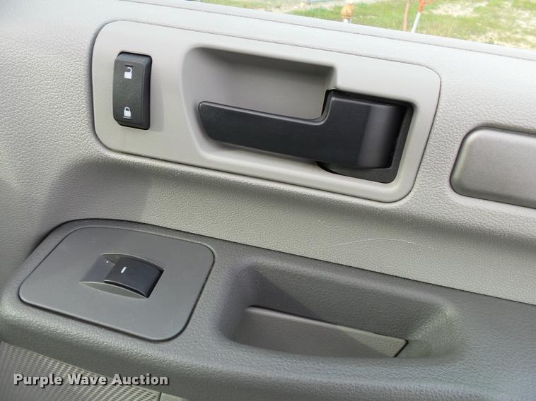 image for item K1053 2006 Ford Freestar SE van