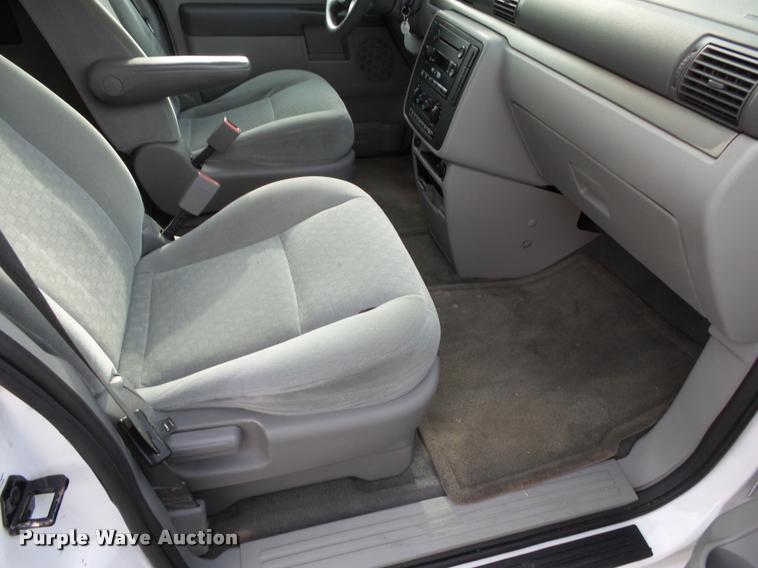 image for item K1053 2006 Ford Freestar SE van