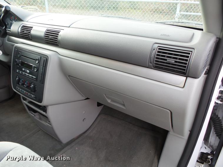 image for item K1053 2006 Ford Freestar SE van