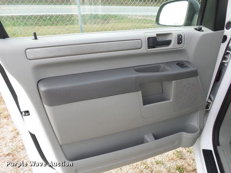 image for item K1053 2006 Ford Freestar SE van