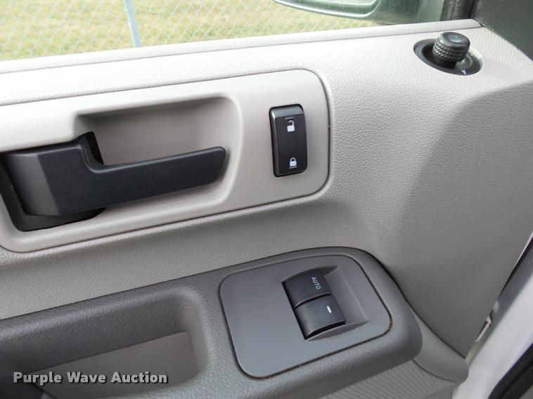 image for item K1053 2006 Ford Freestar SE van