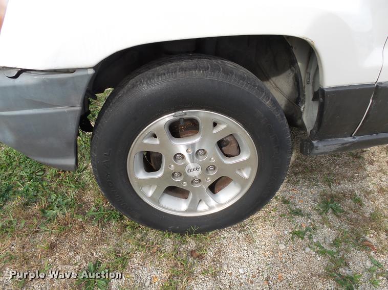 image for item K1054 2000 Jeep Grand Cherokee Laredo SUV