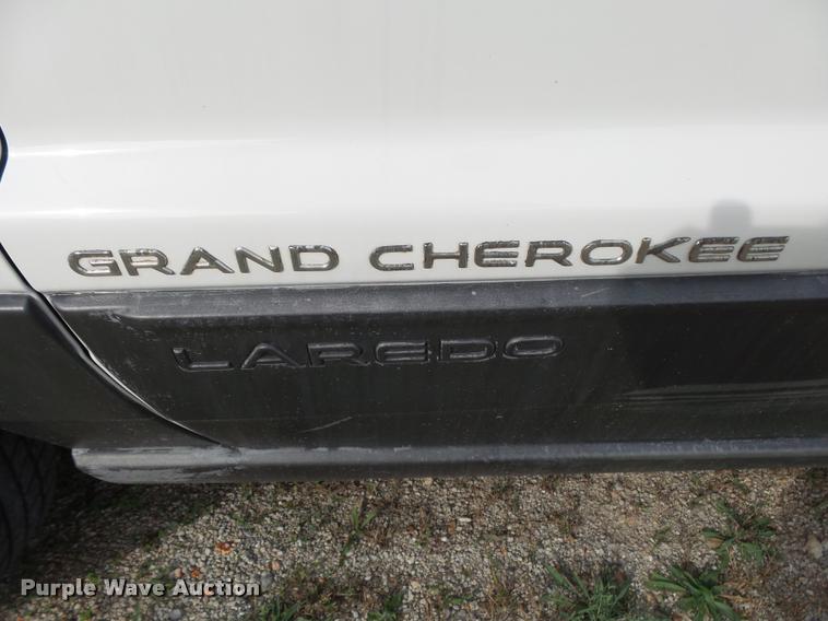 image for item K1054 2000 Jeep Grand Cherokee Laredo SUV