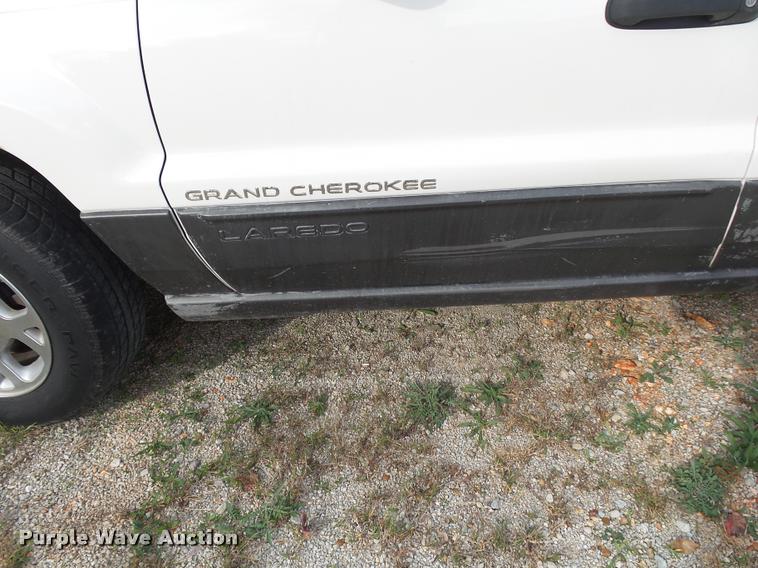 image for item K1054 2000 Jeep Grand Cherokee Laredo SUV