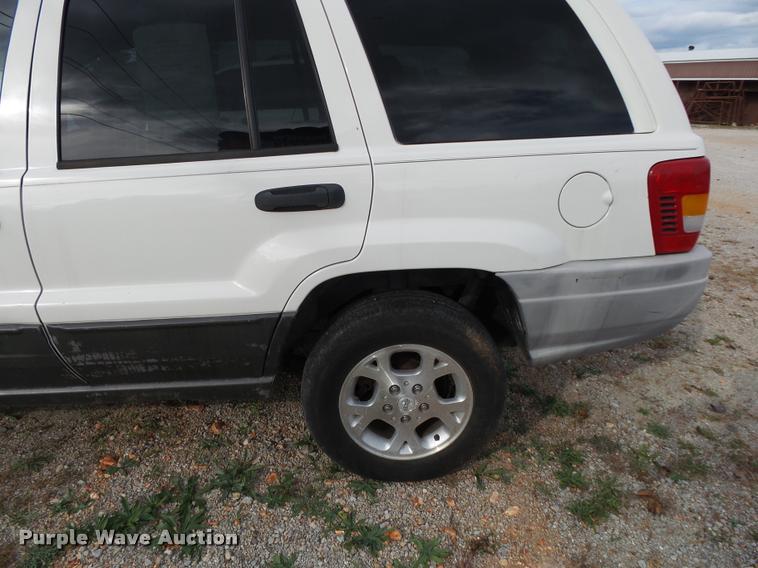 image for item K1054 2000 Jeep Grand Cherokee Laredo SUV