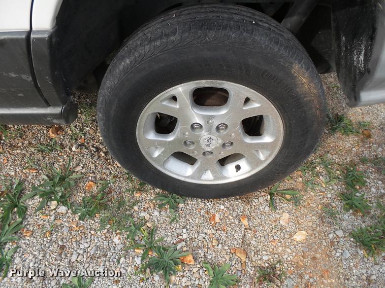 image for item K1054 2000 Jeep Grand Cherokee Laredo SUV