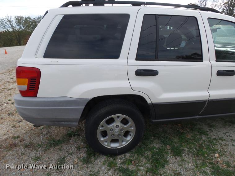 image for item K1054 2000 Jeep Grand Cherokee Laredo SUV