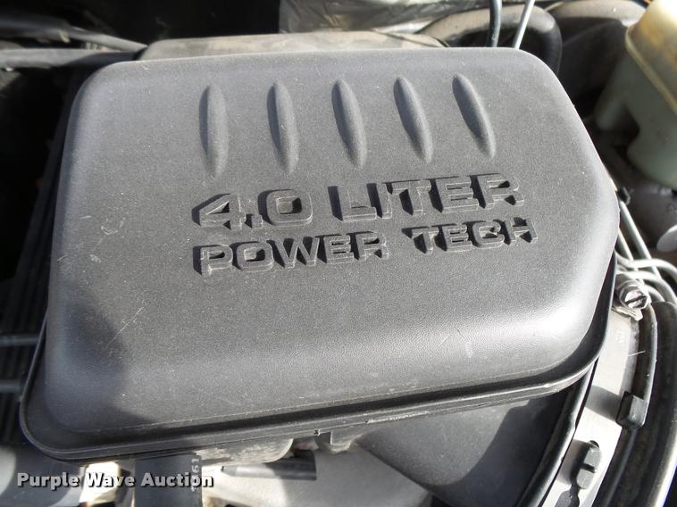 image for item K1054 2000 Jeep Grand Cherokee Laredo SUV