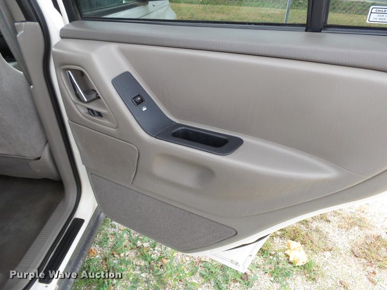 image for item K1054 2000 Jeep Grand Cherokee Laredo SUV