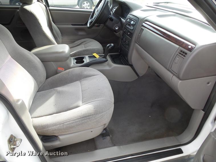 image for item K1054 2000 Jeep Grand Cherokee Laredo SUV