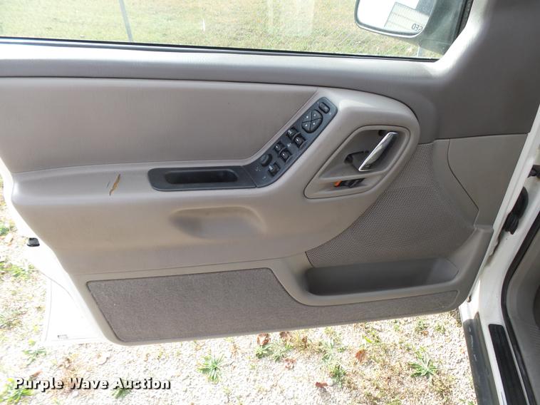 image for item K1054 2000 Jeep Grand Cherokee Laredo SUV