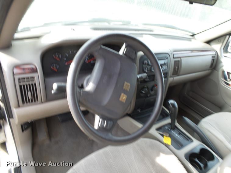 image for item K1054 2000 Jeep Grand Cherokee Laredo SUV