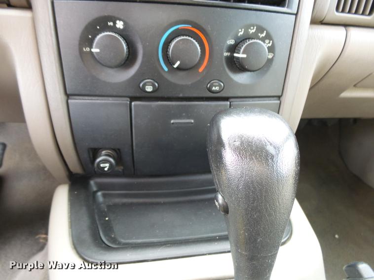 image for item K1054 2000 Jeep Grand Cherokee Laredo SUV