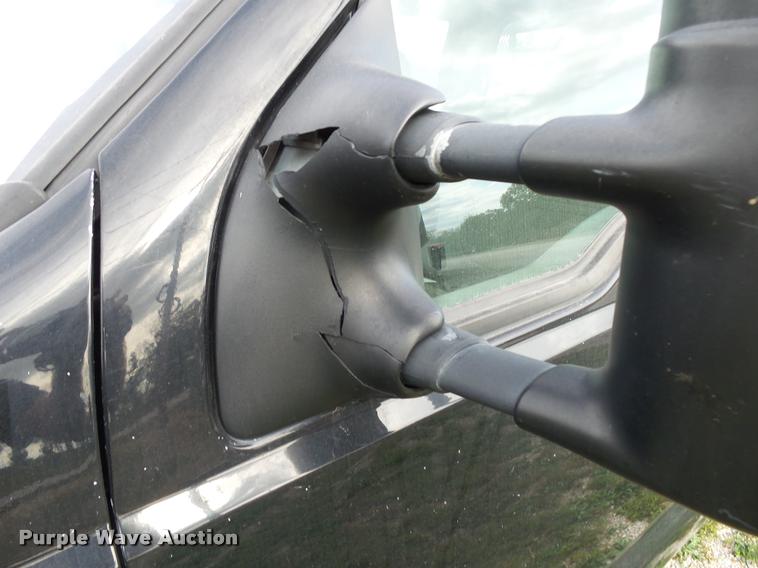 image for item K1055 2000 Ford F350 Super Duty Crew Cab flatbed pickup truck