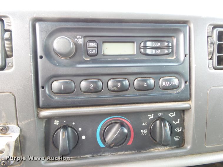 image for item K1055 2000 Ford F350 Super Duty Crew Cab flatbed pickup truck