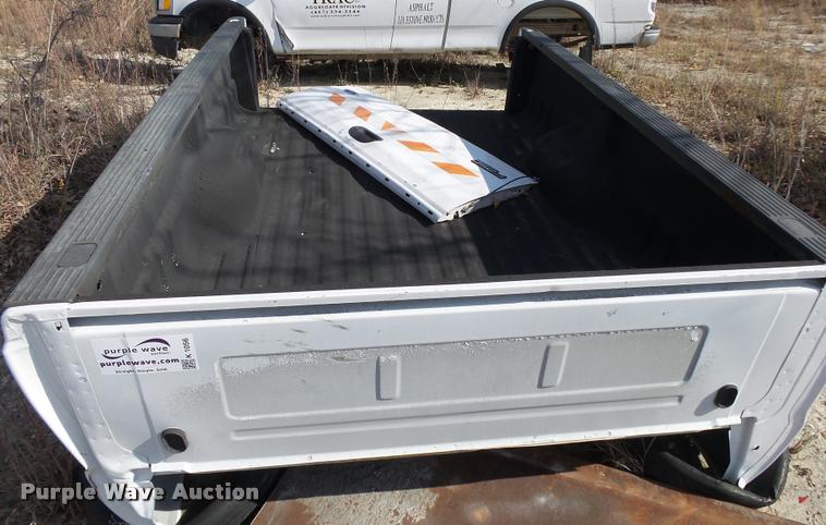 image for item K1056 Ford F250 pickup truck bed
