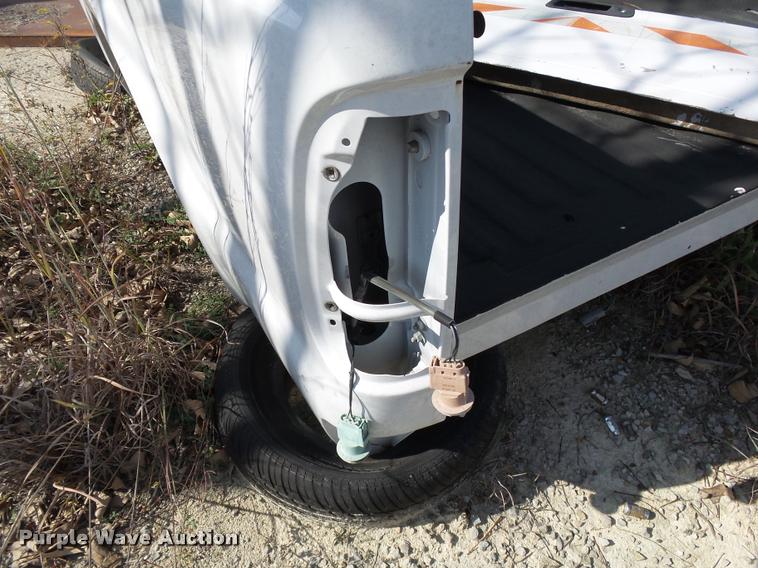 image for item K1056 Ford F250 pickup truck bed