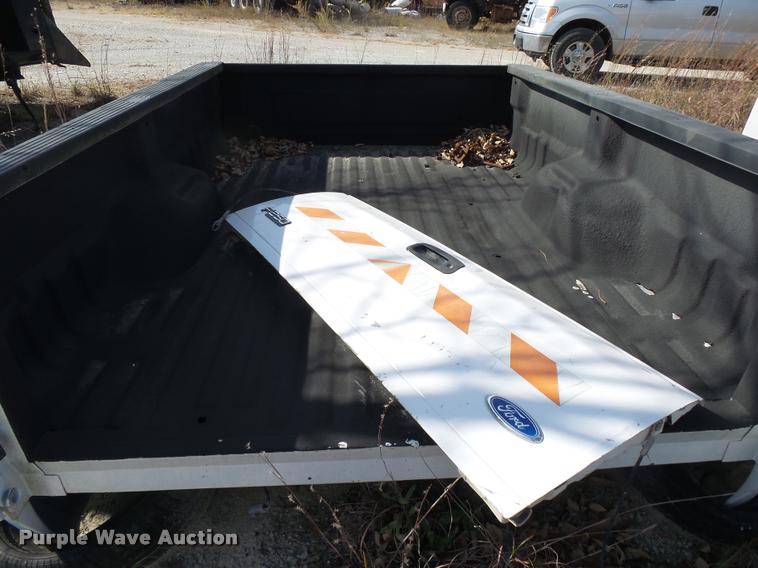 image for item K1056 Ford F250 pickup truck bed