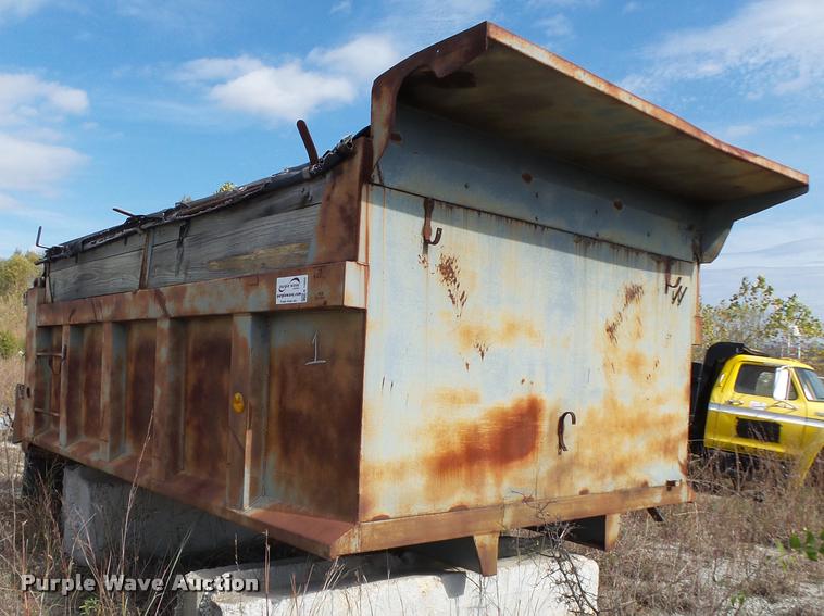 image for item K1060 Dump bed