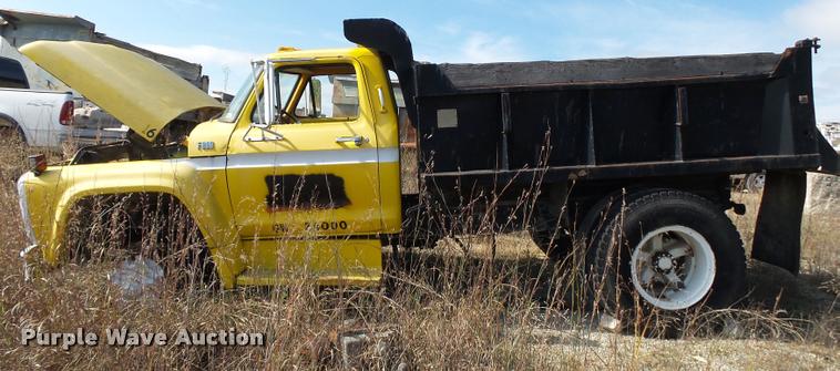 image for item K1062 1979 Ford F800 dump truck